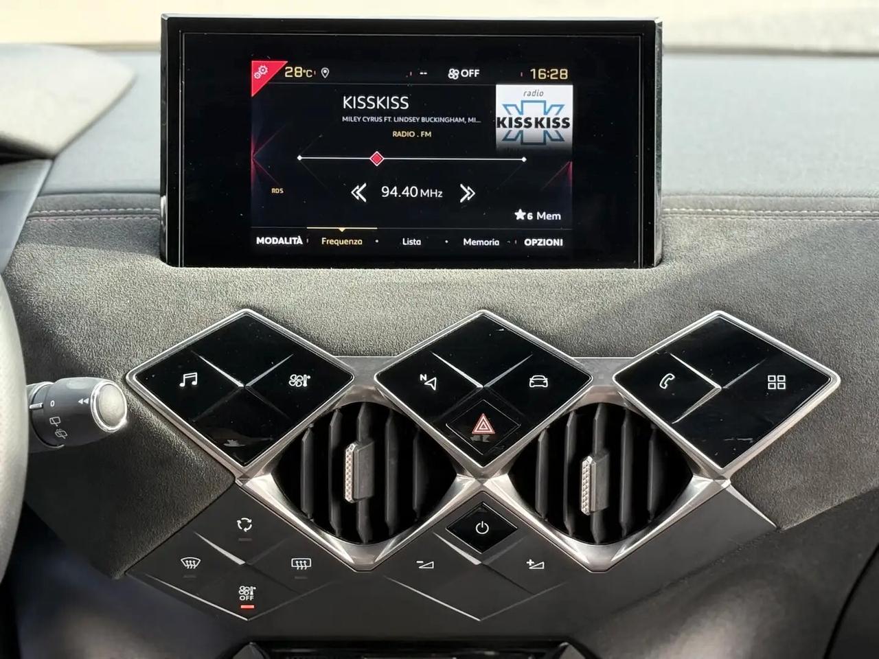 Ds DS3 3 Crossback BlueHDi 130 aut. Performance Line