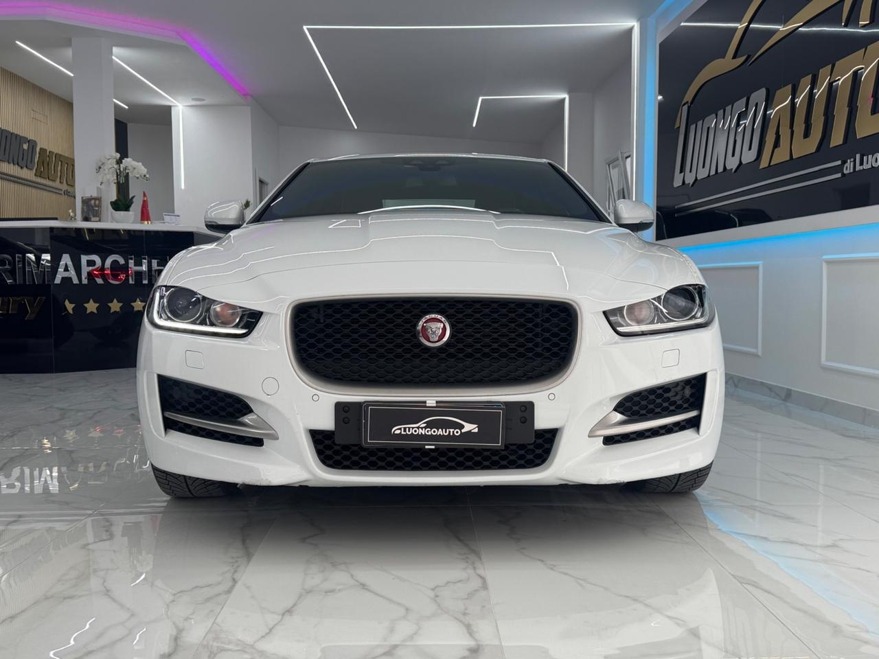 Jaguar XE 2.0 D 240 CV AWD aut. R-Sport