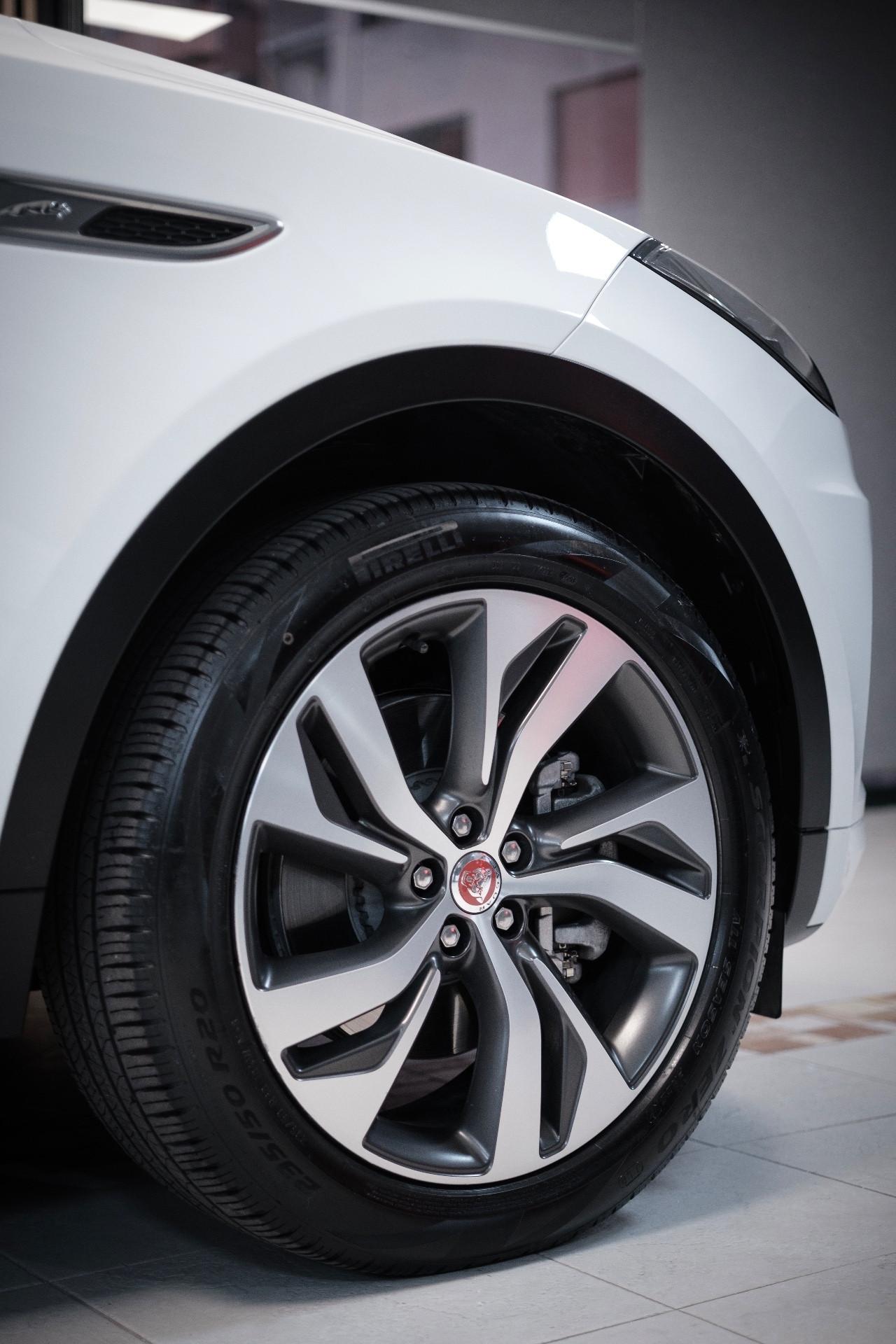 Jaguar E-Pace 2.0D I4 163 CV AWD Auto R-Dynamic HSE