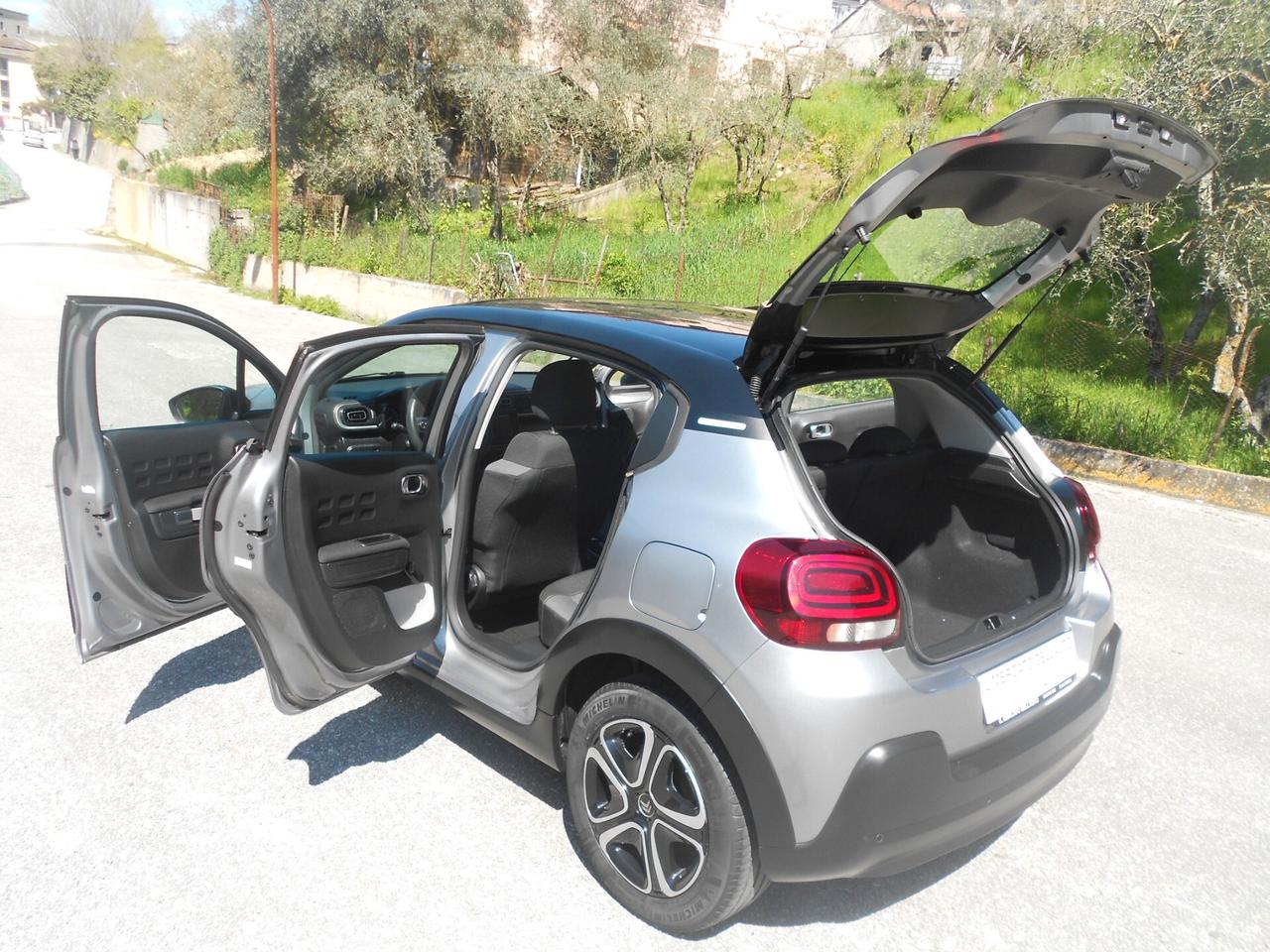 C3(my'23)1.2ie(BI-COLOR,LED,CRUISE,SENSORI)5posti