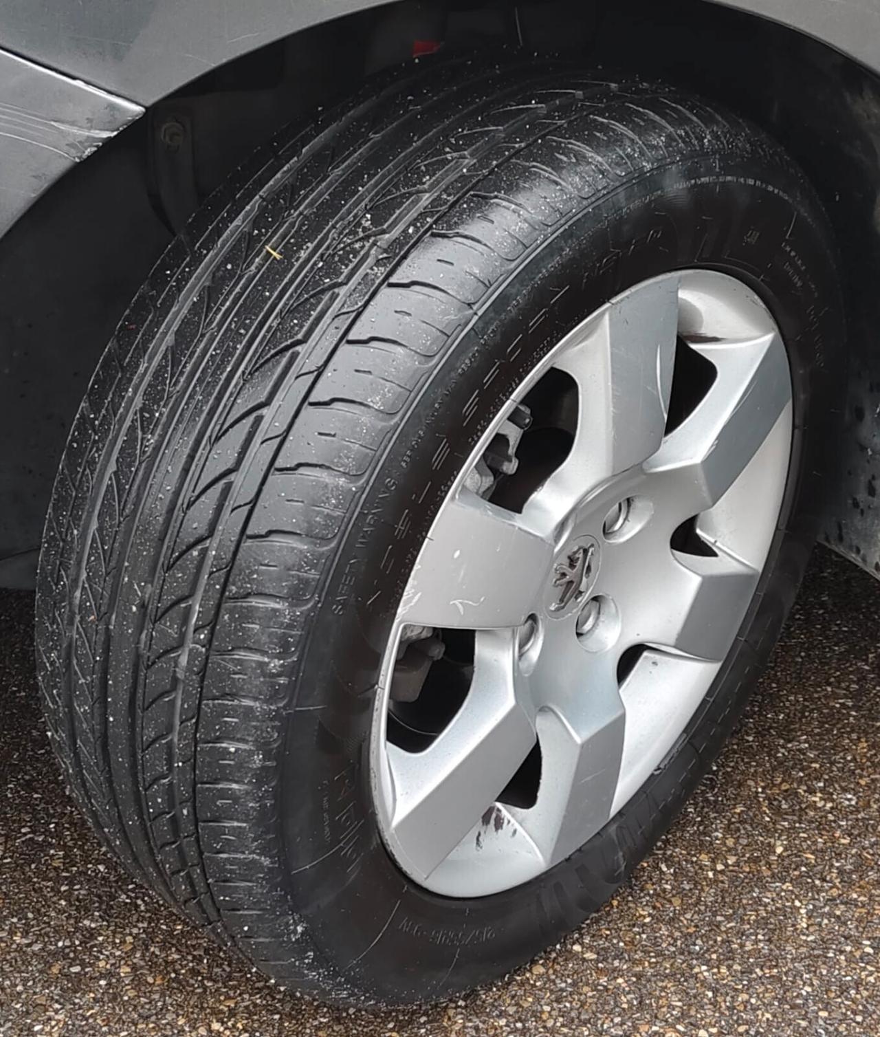 Peugeot 5008 1.6 HDi 112CV Business