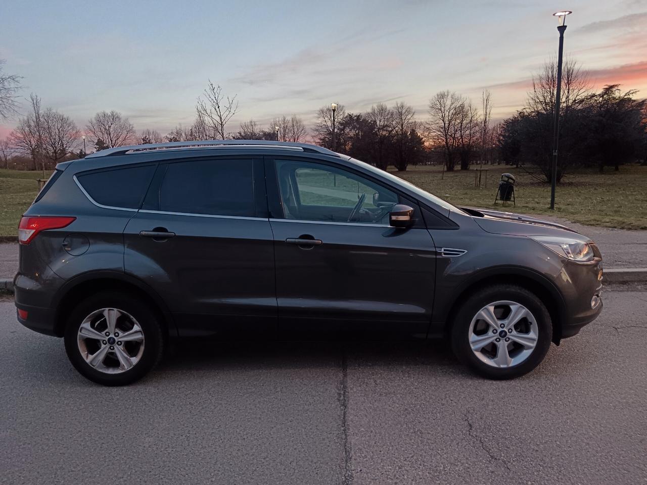 Ford Kuga 2.0 TDCI 120 CV S&S 2WD Titanium