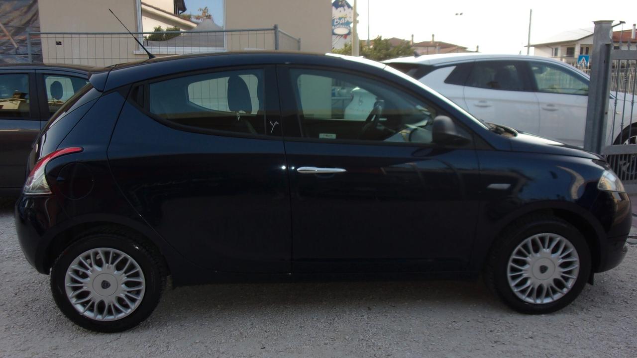Lancia Ypsilon 1.2 69 CV 5 porte Gold