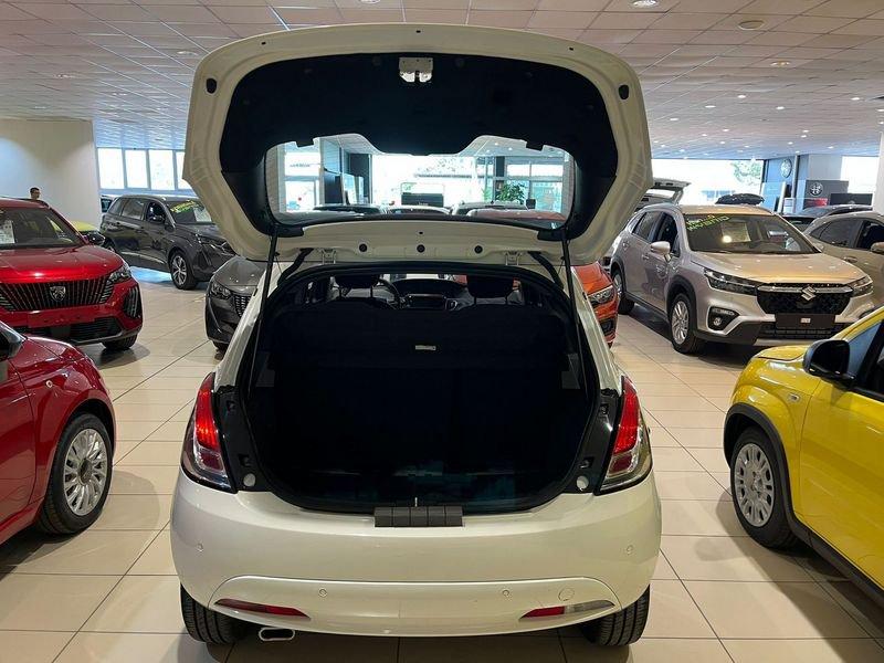 Lancia Ypsilon Ypsilon 1.0 FireFly 5 porte S&S Hybrid Platino