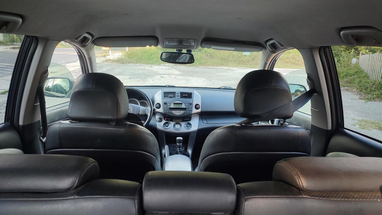 TOYOTA RAV4 2.2 D-4D 177CV LUXURY