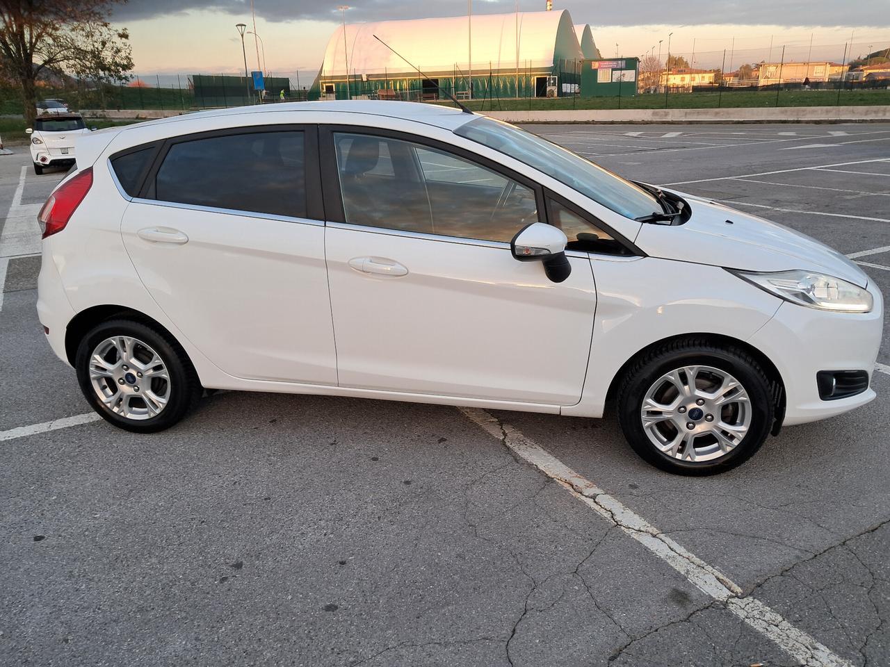 Ford Fiesta 1.4 5p. Bz.- GPL Titanium