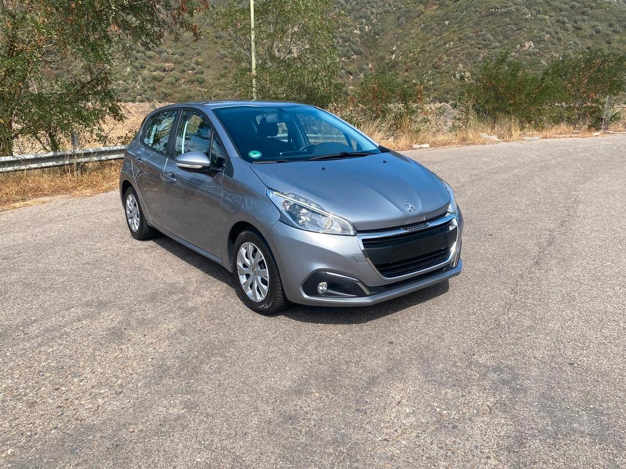 Peugeot 208 BlueHDi 100