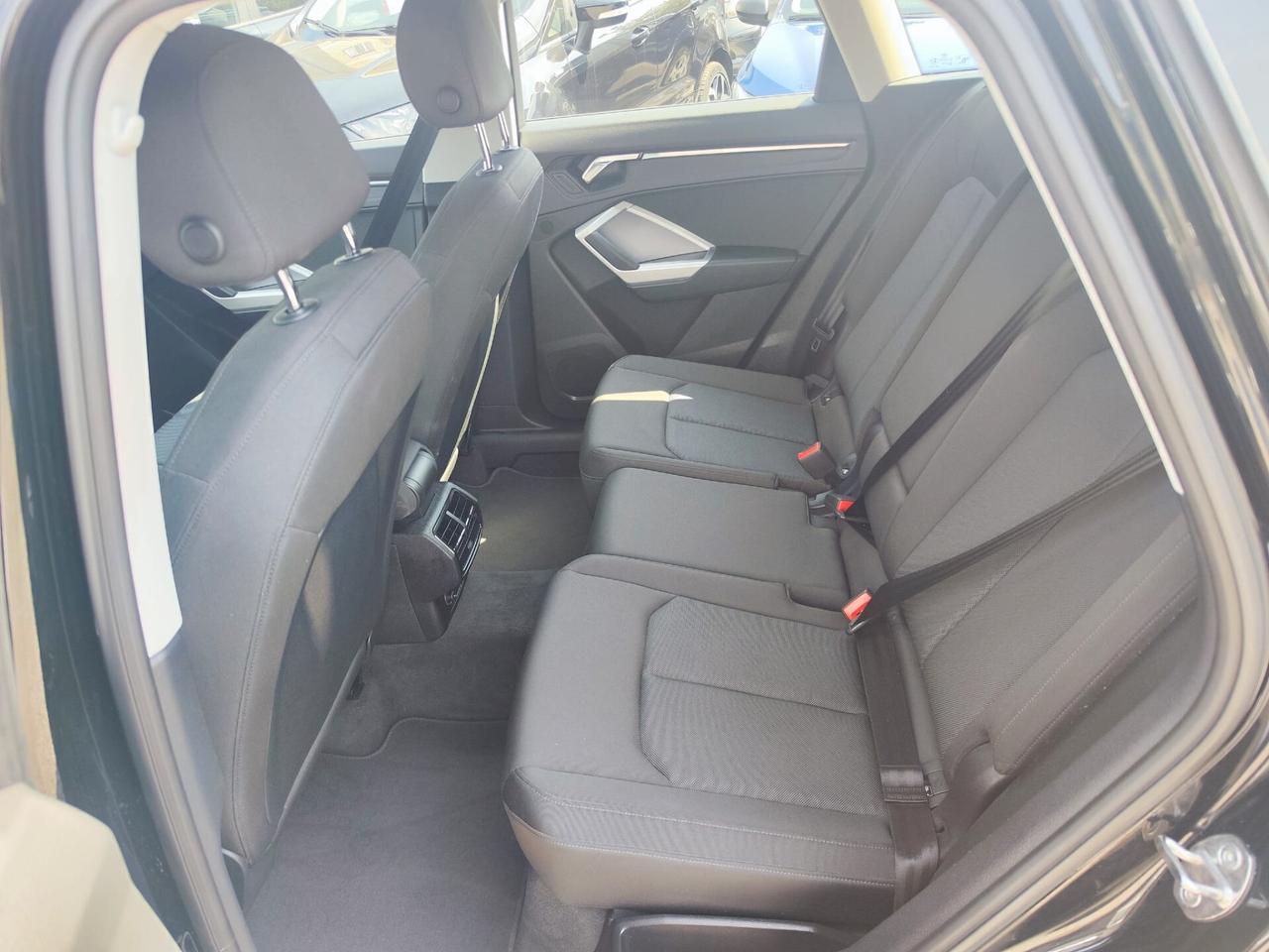 Audi Q3 35 TDI S tronic Business Advanced