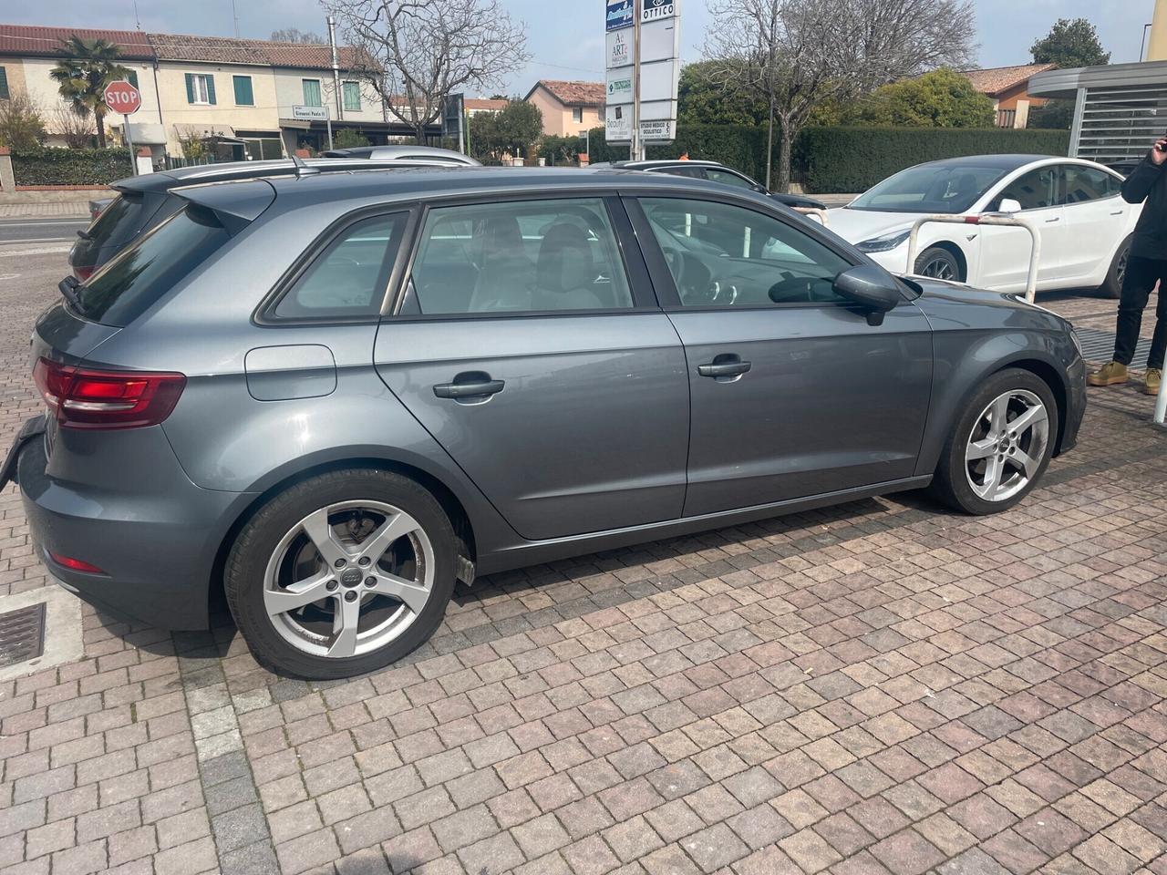 Audi A3 SPB 1.6 TDI S tronic Design