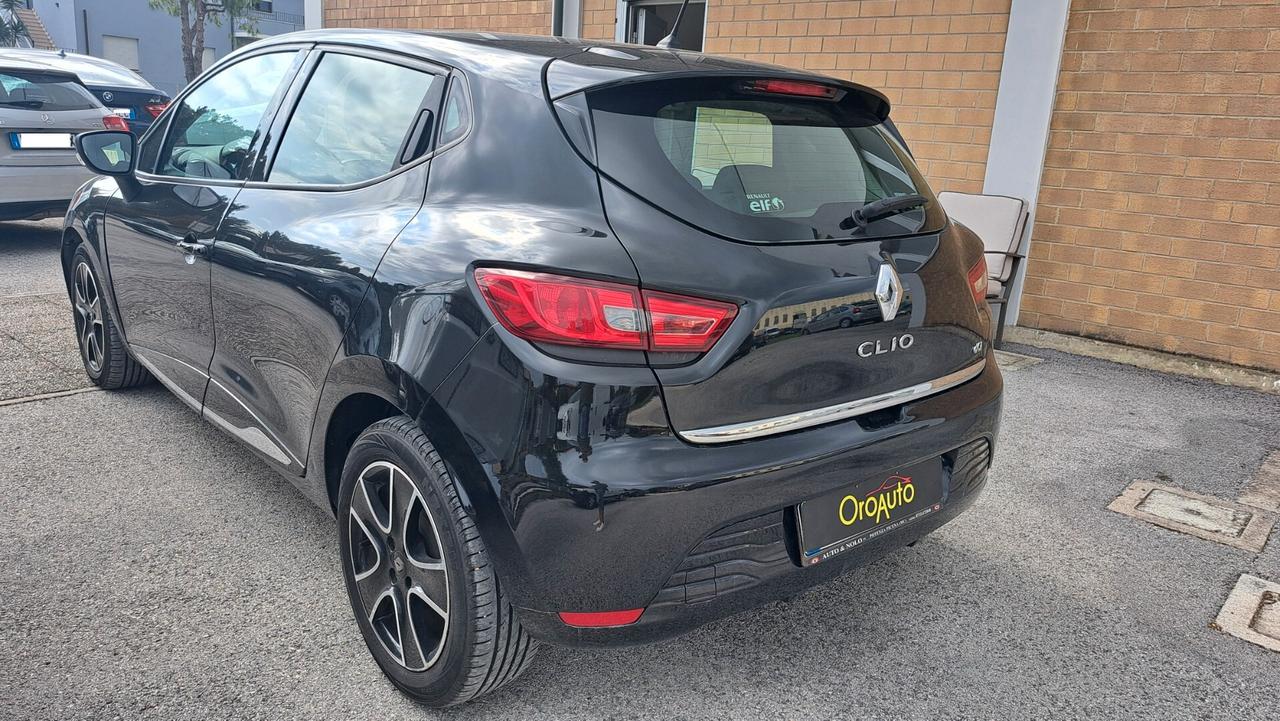 Renault Clio 1.5 dCi 5p-Navi-Bluetooth-Cerchi...