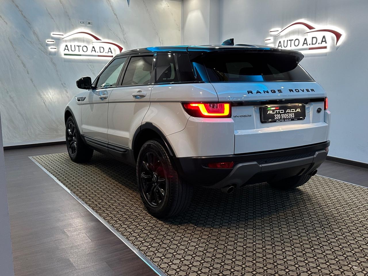 Land Rover Range Evoque 2.0 eD4 5p. Pure