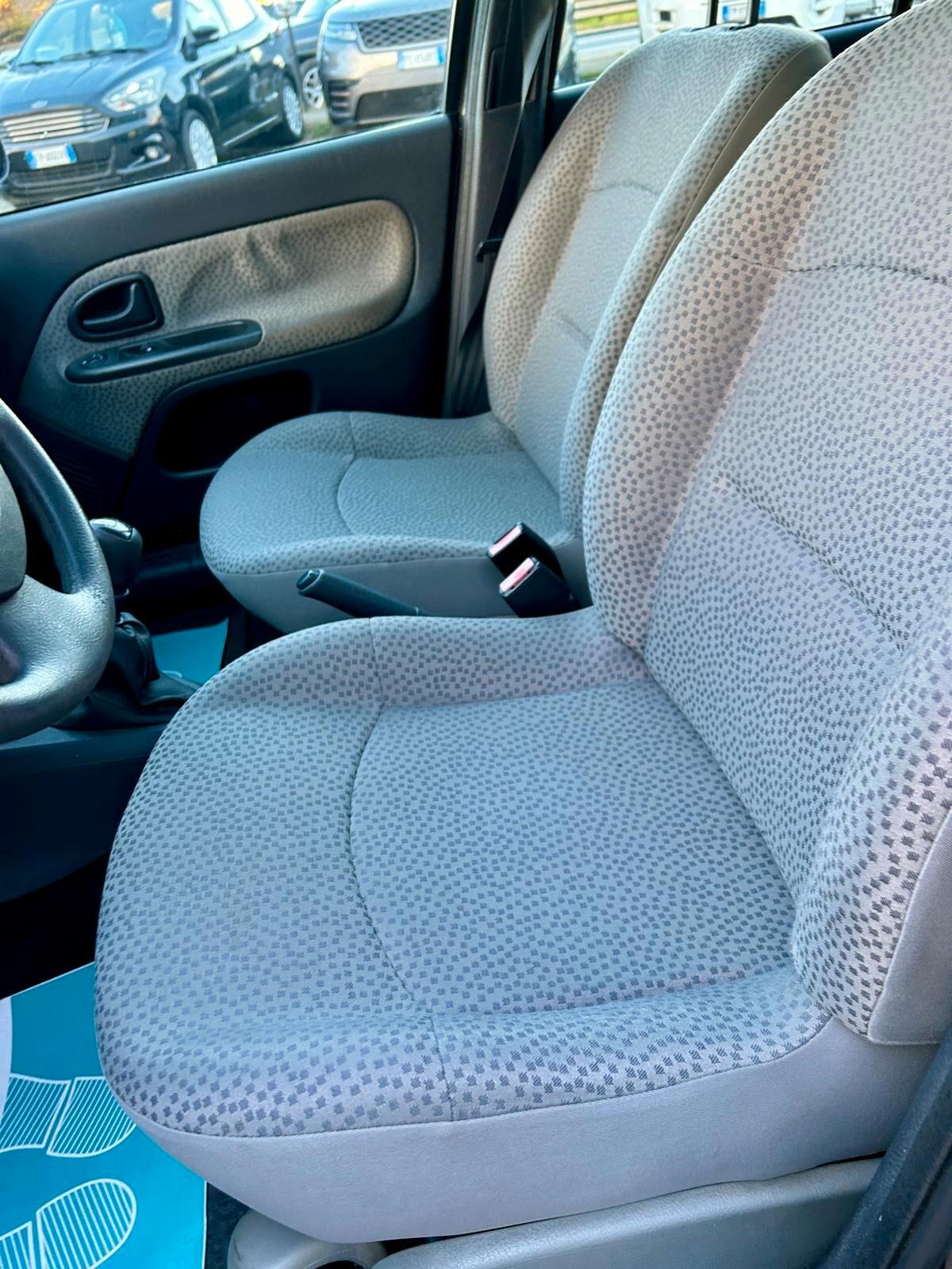 Renault Clio 1.4 16V 5 porte Confort - ok neopatentato