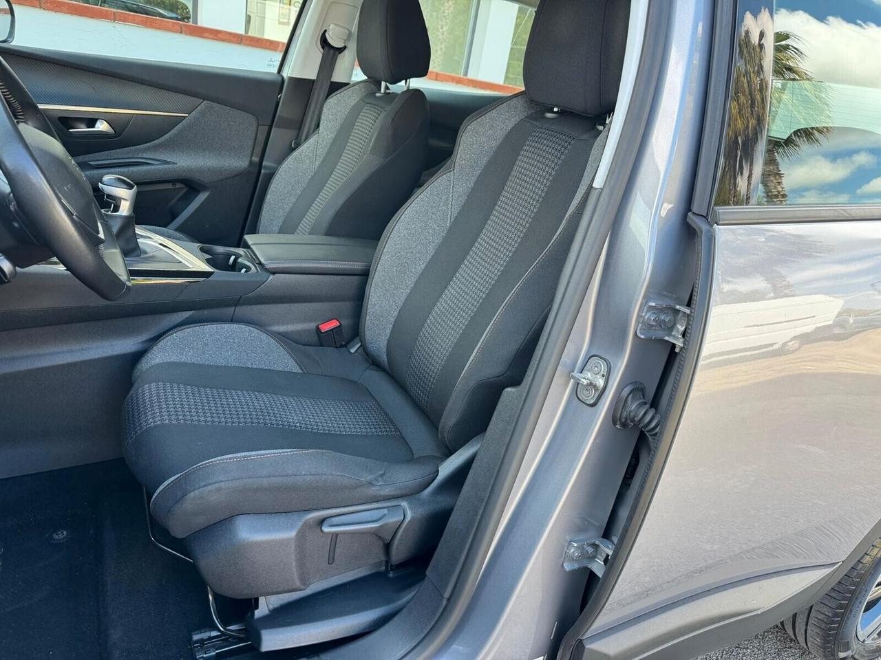 Peugeot 3008 Autocarro 5POSTI N1