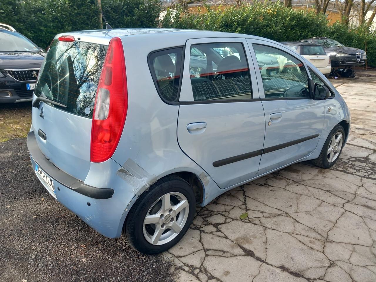 Mitsubishi Colt 1.1 12V 5p. Invite