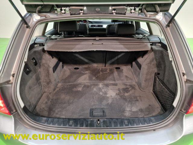 BMW 320 i cat Touring Attiva