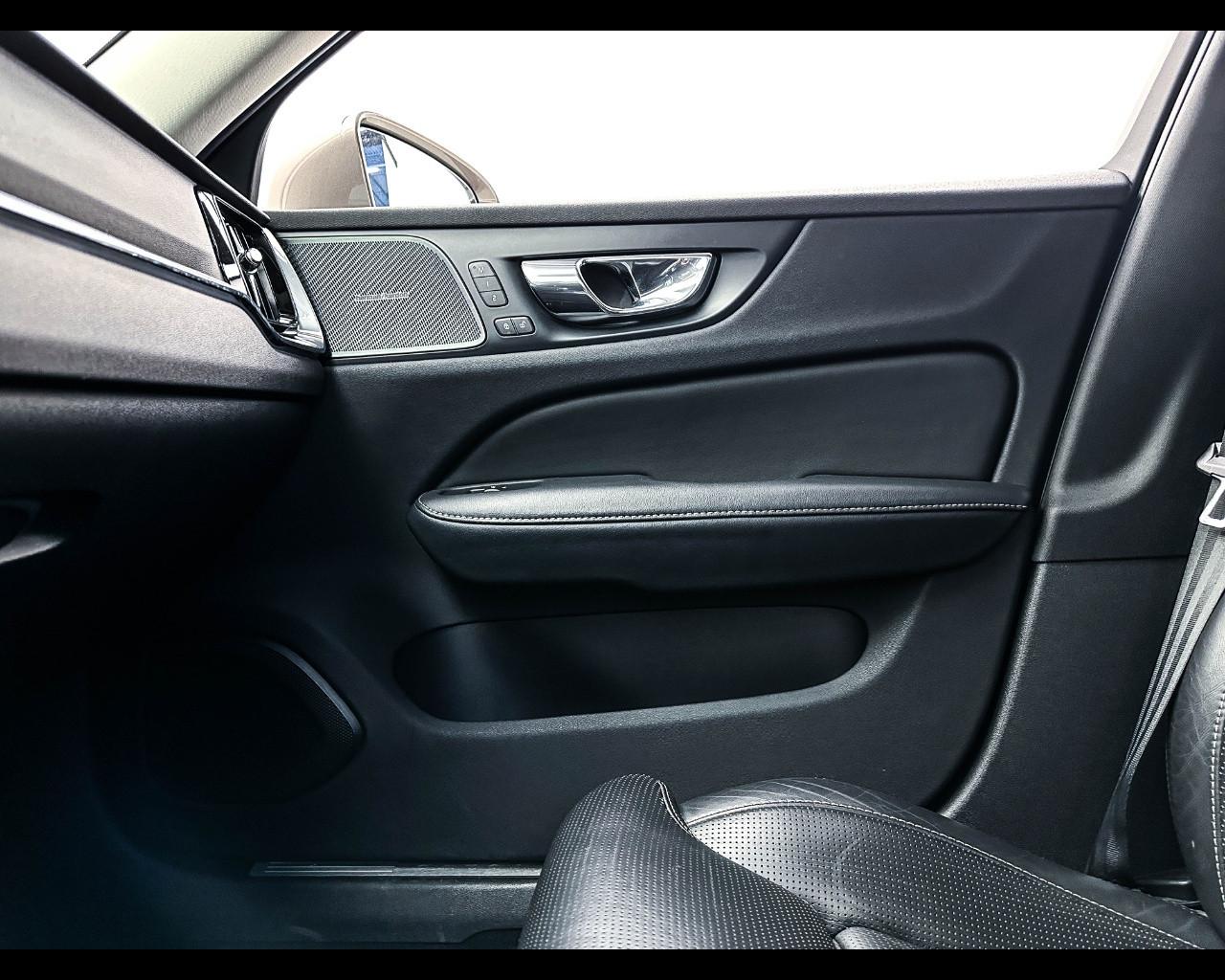 VOLVO V60 (2018-->) - V60 D4 Geartronic Inscription