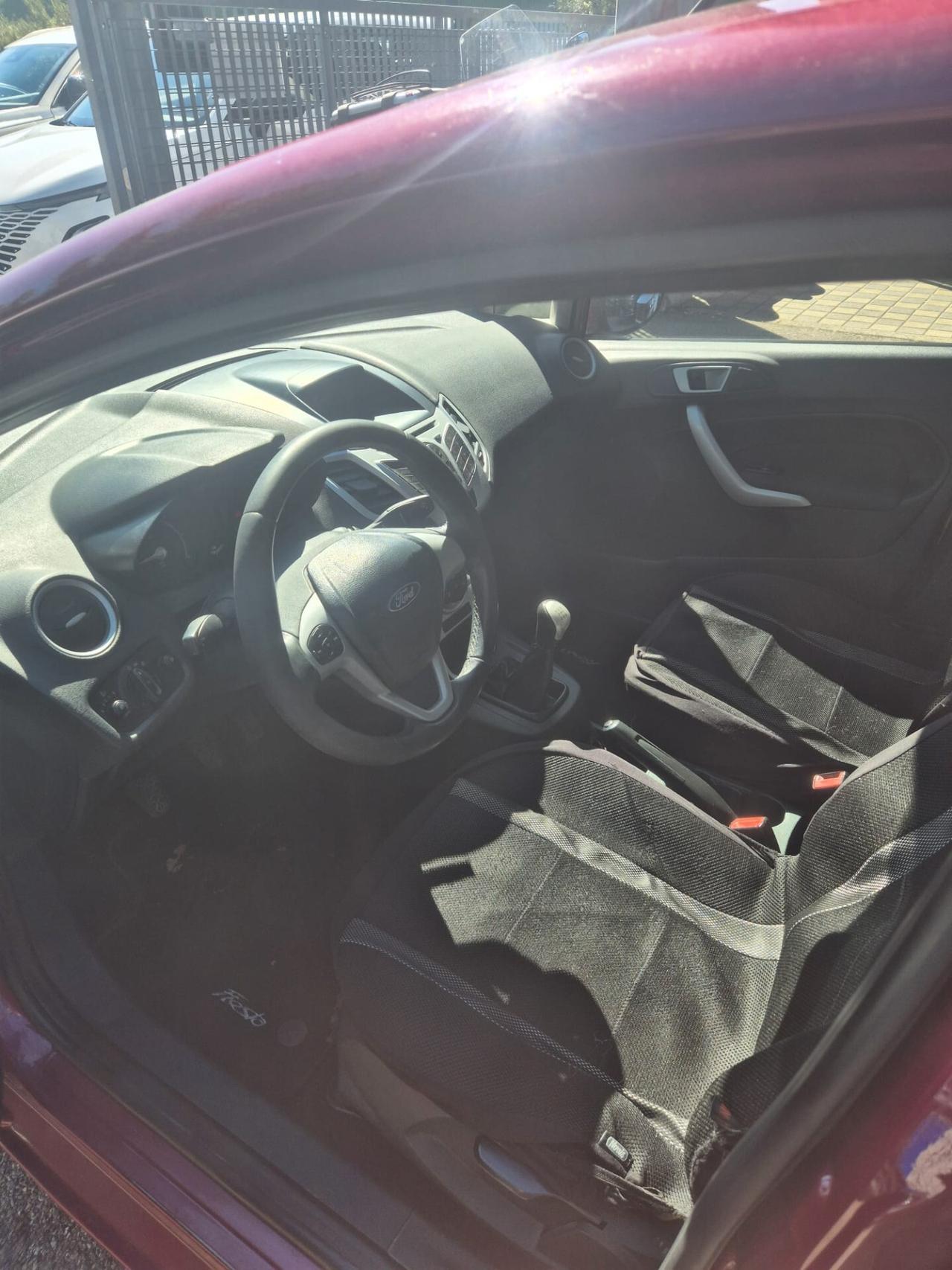 Ford Fiesta Ikon 1.4 TDCi 70CV 5 porte