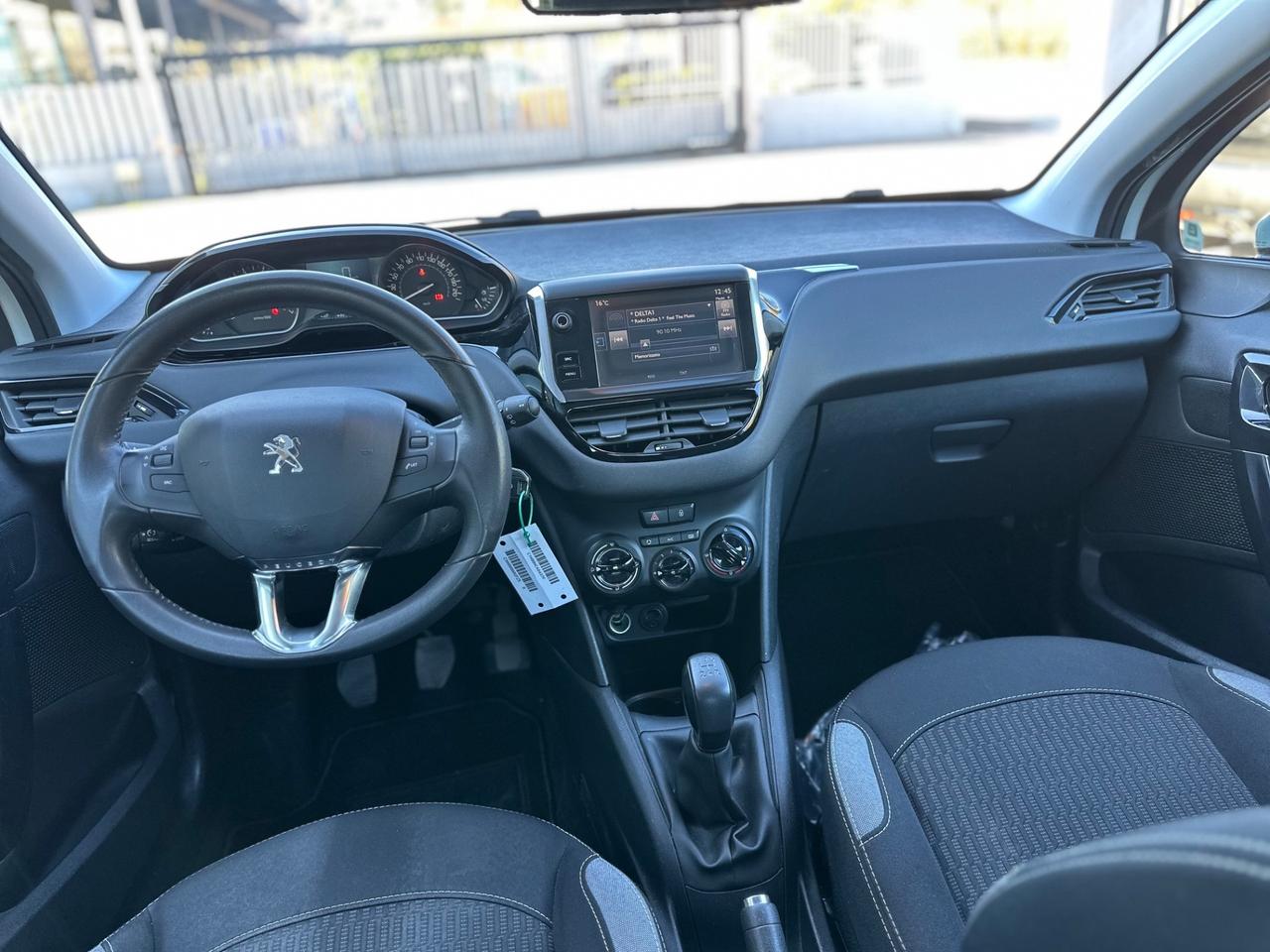 Peugeot 208 PureTech 82 5 porte Allure