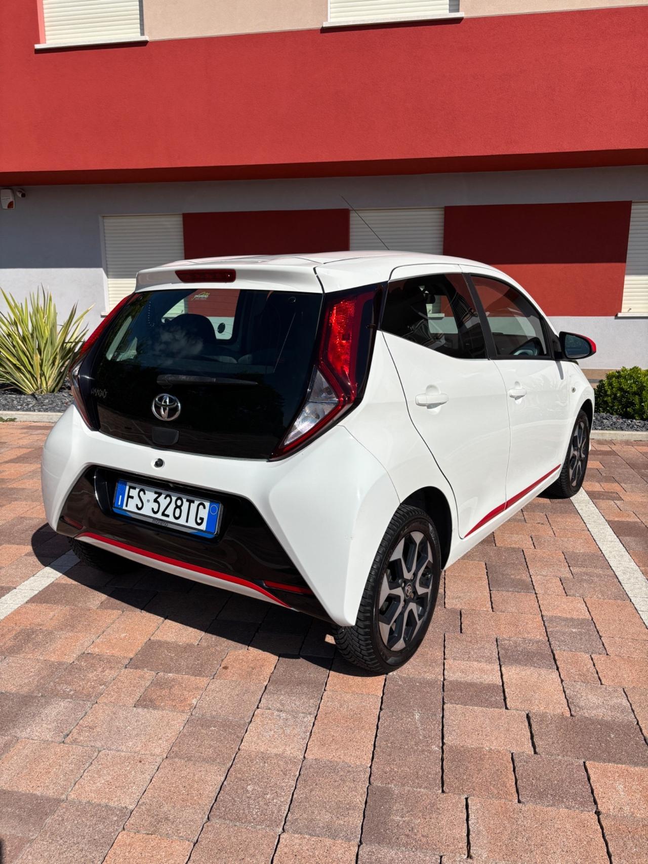 Toyota Aygo 1.0 VVT-i 72 CV 5 porte