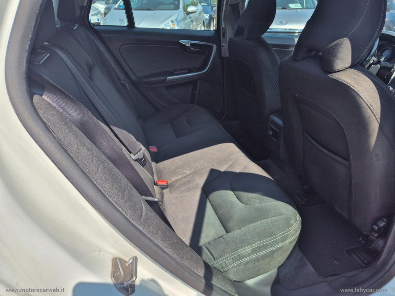 VOLVO V60 D2 Business