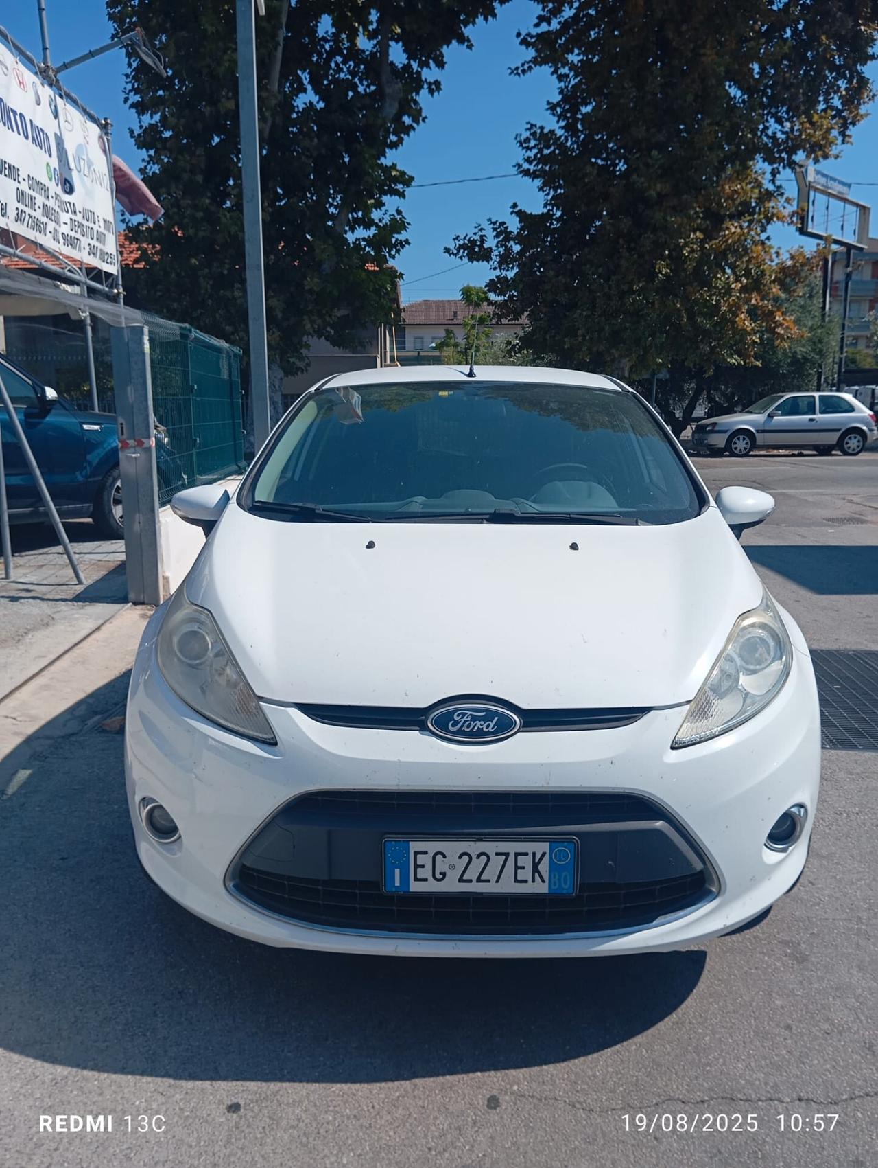Ford Fiesta 1.4 5 porte Bz.- GPL Titanium