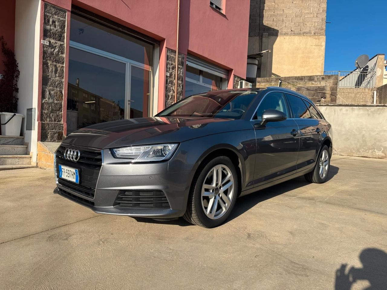 Audi A4 Avant 2.0 TDI 150 CV ultra Business Sport