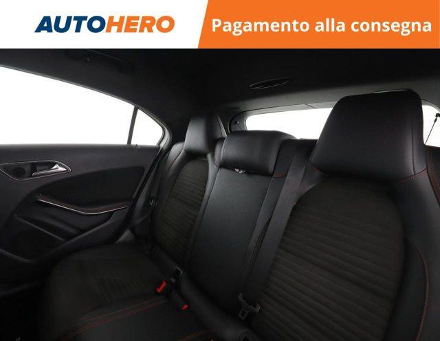 MERCEDES-BENZ A 180 d Automatic Premium