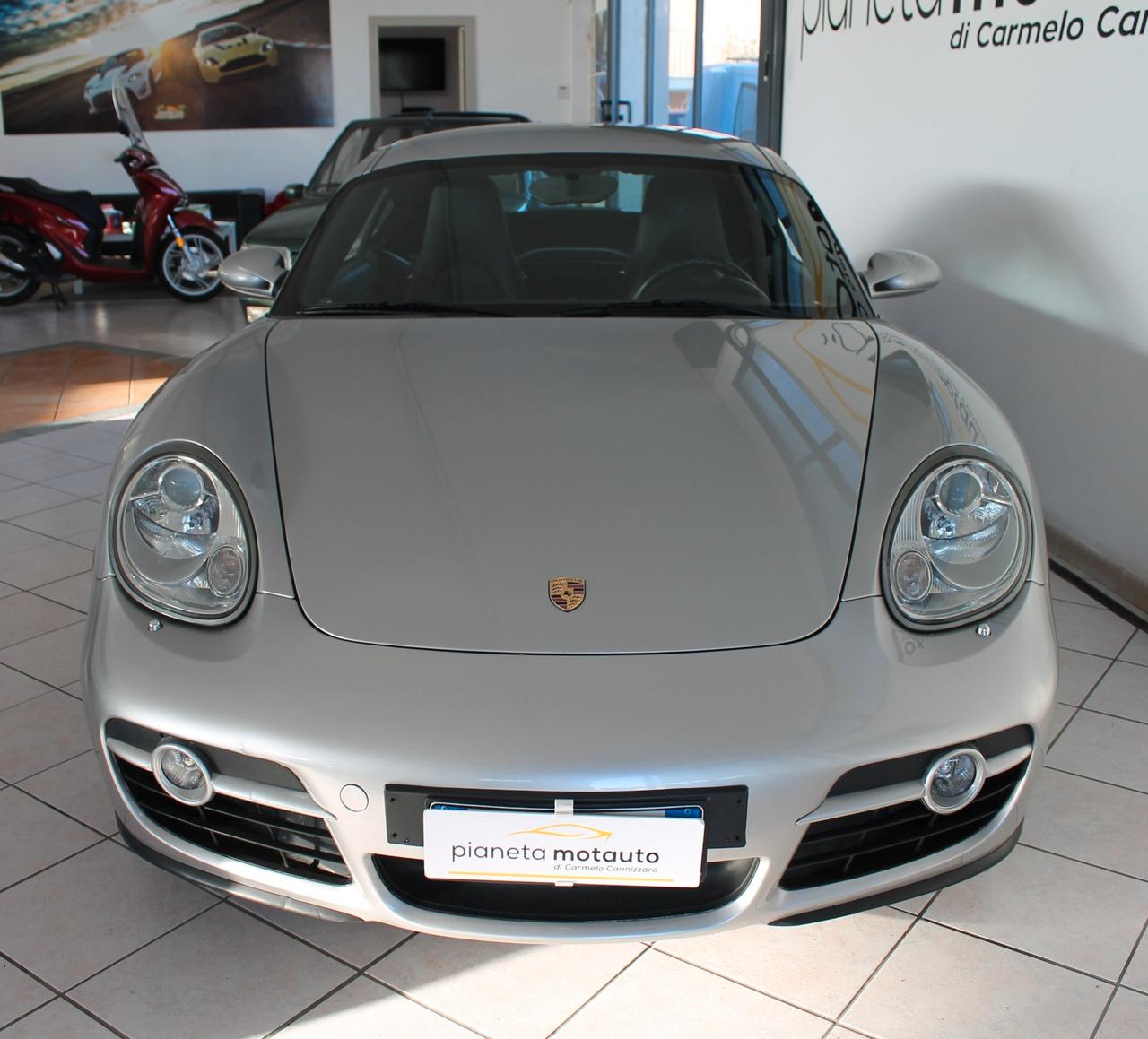 Porsche Cayman 2.7