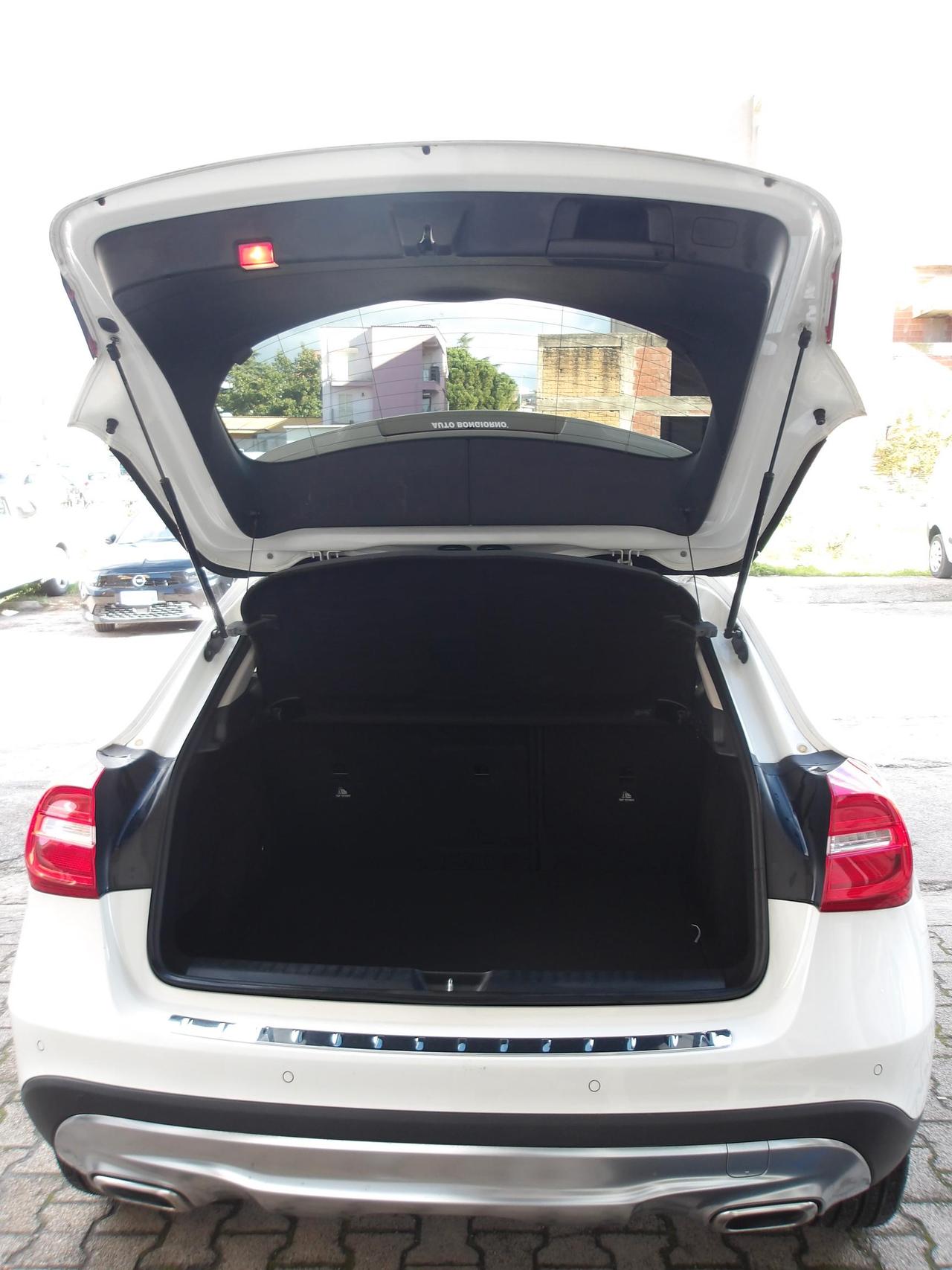 Mercedes GLA 200 d (cdi) Sport auto *TETTO APRIBILE*