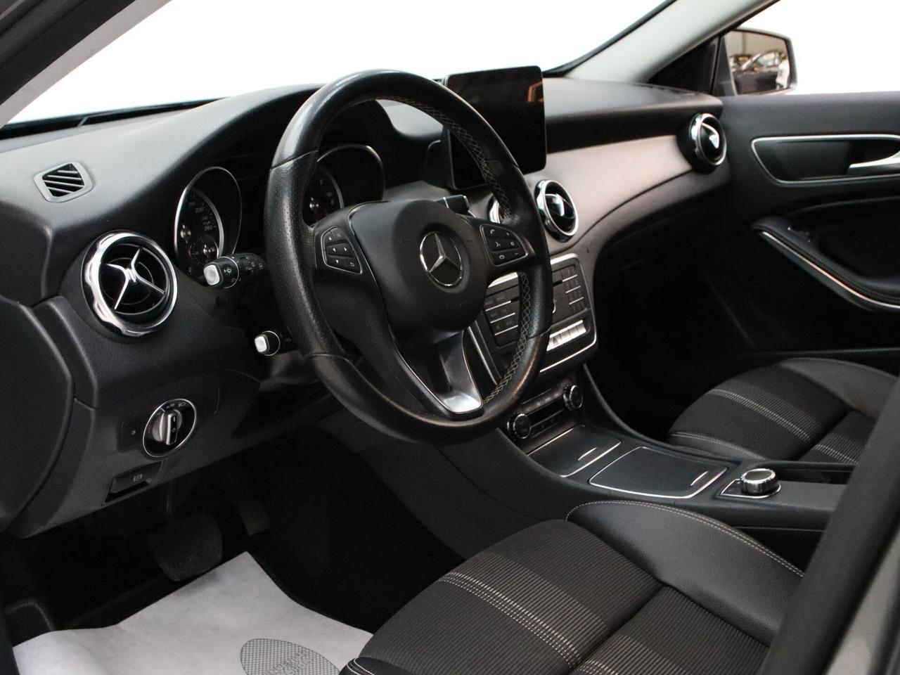 Mercedes-Benz GLA 200, 09/2017 -X156 2017 d Sport auto