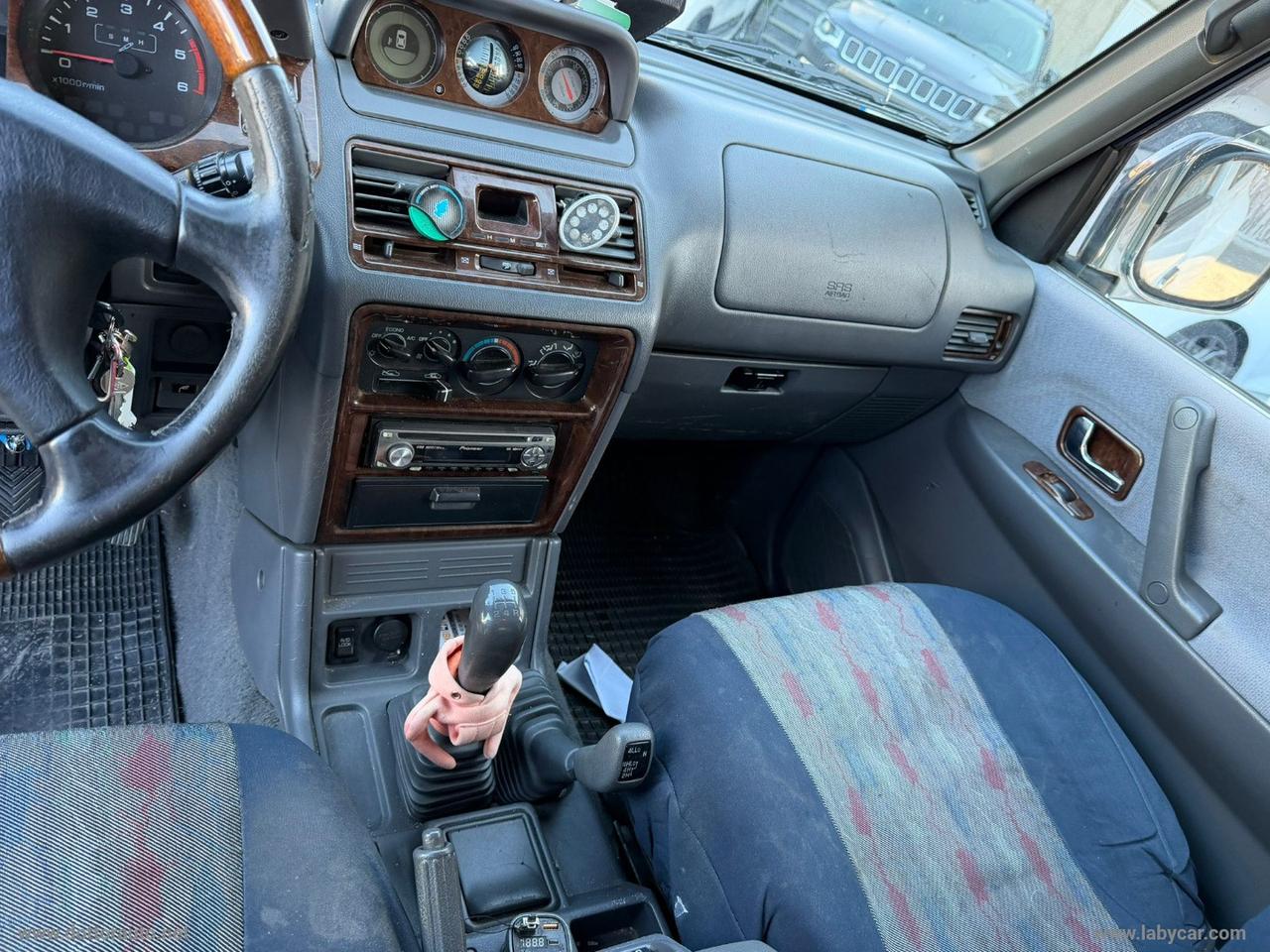 MITSUBISHI Pajero 2.5 TDI MT SS GLS Target