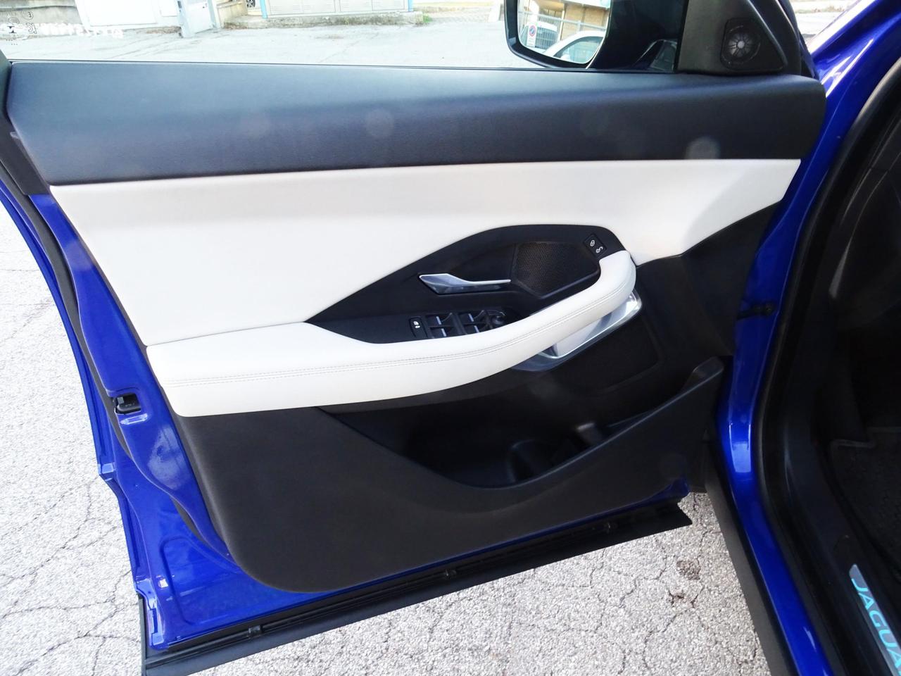 Jaguar E-Pace 2.0 AWD aut. R-Dynamic S