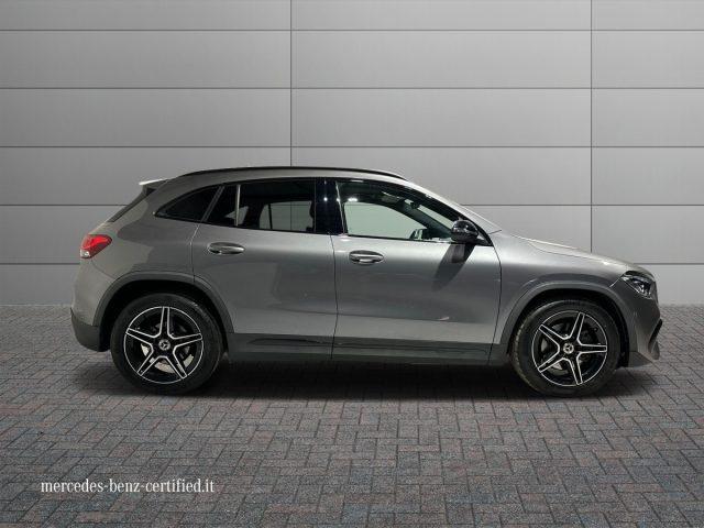 MERCEDES-BENZ GLA 200 d Auto 4Matic Premium Navi