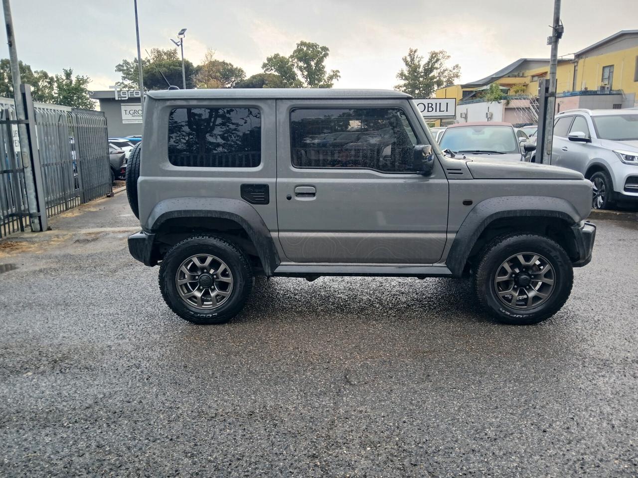 Suzuki Jimny 1.5 5MT Top