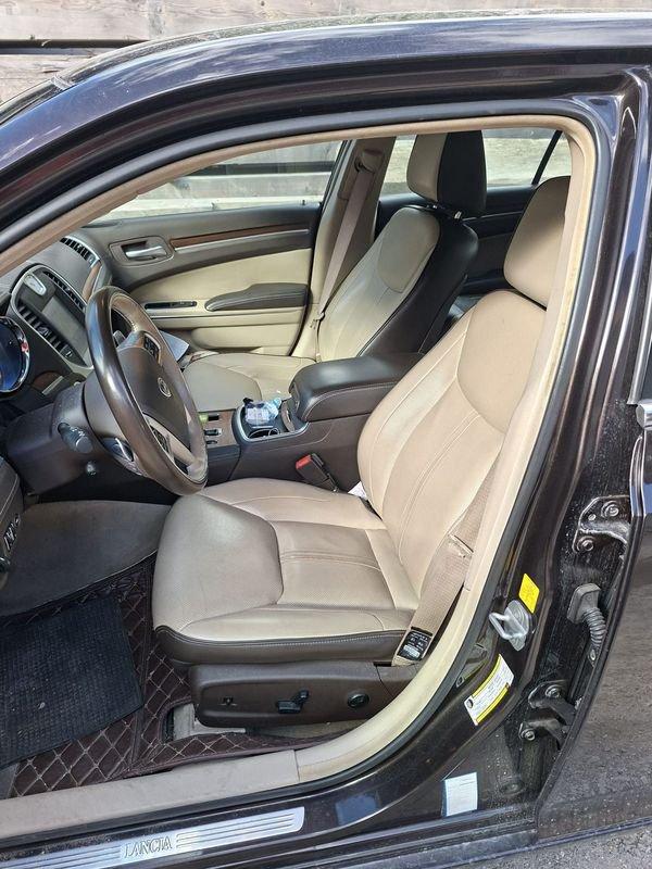 Lancia Thema Thema 3.0 V6 Multijet II 239 CV Executive PROBLEMI AL MOTORE