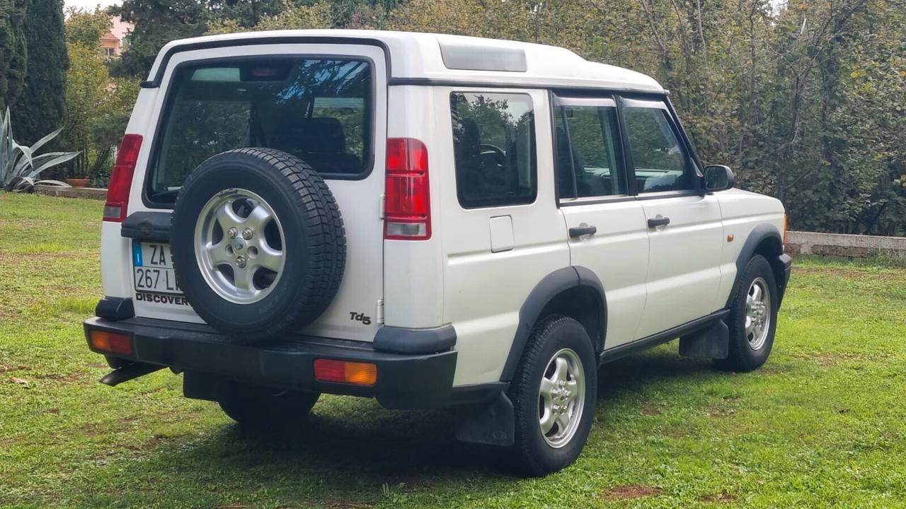 Land Rover Discovery 2.5 Td5 5 porte 2001 LEGGI TESTO