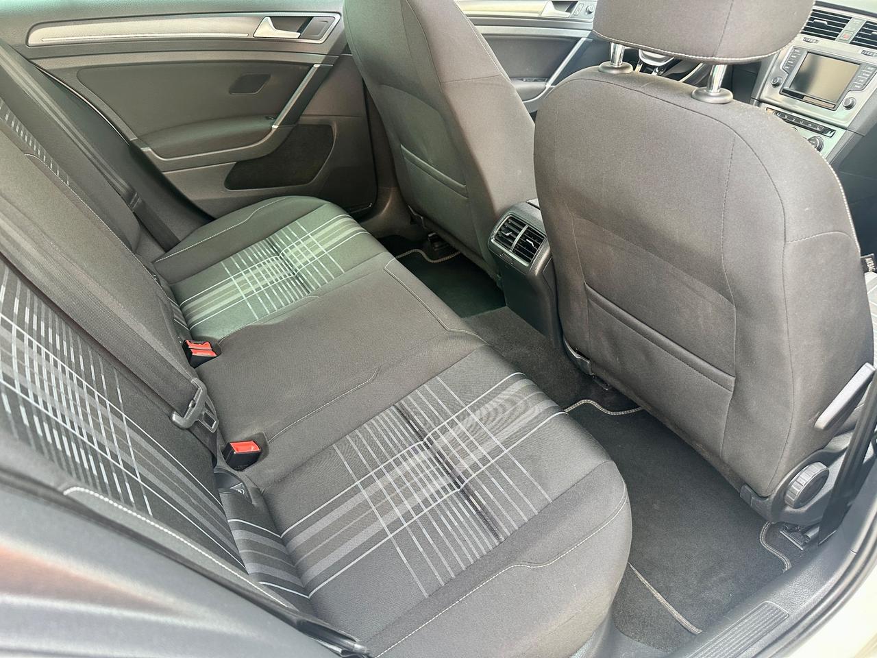 Volkswagen Golf 2.0 TDI DSG 5p. LOUNGE BlueMotion Technology