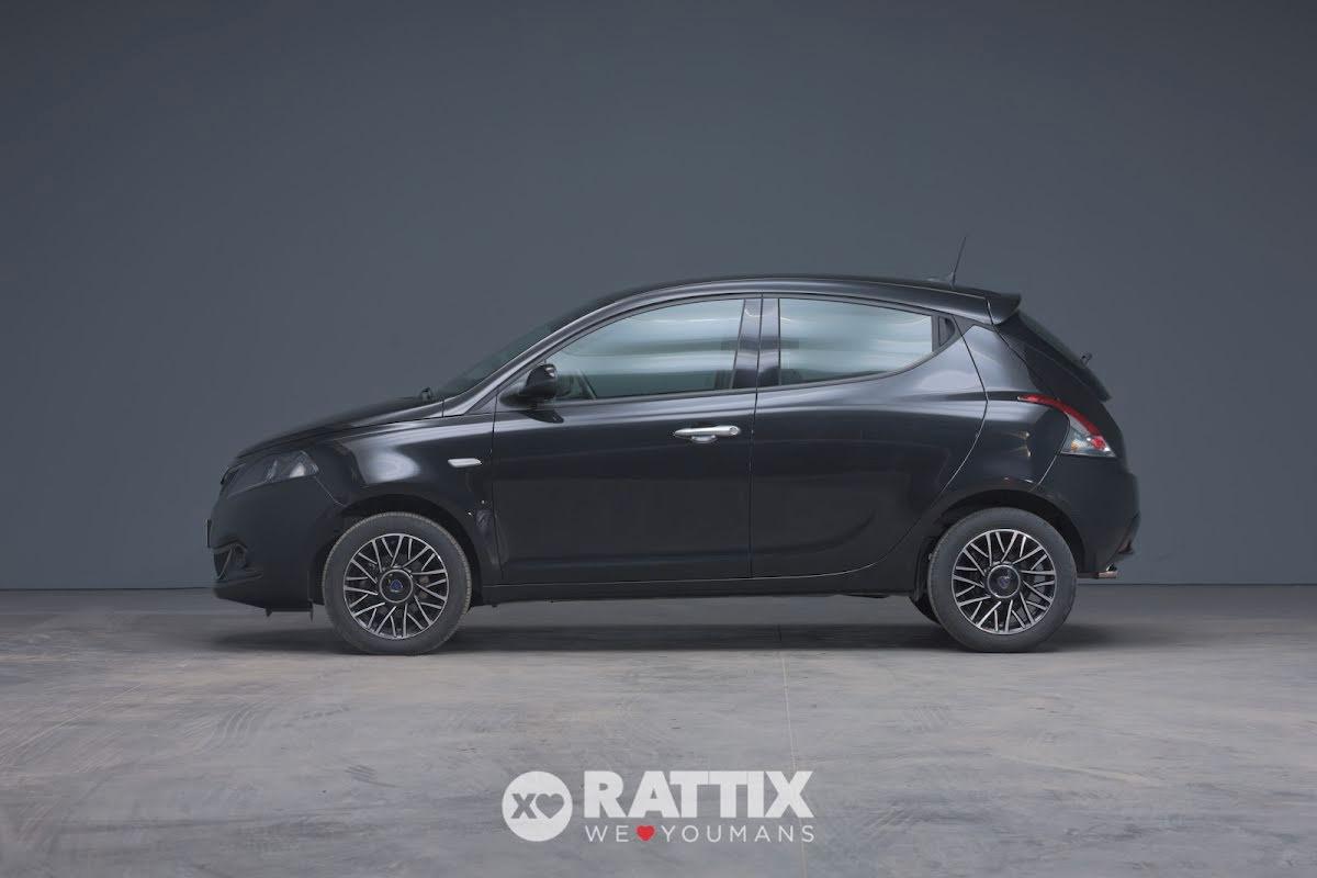 Lancia Ypsilon 1.0 Firefly Hybrid 70CV Platino