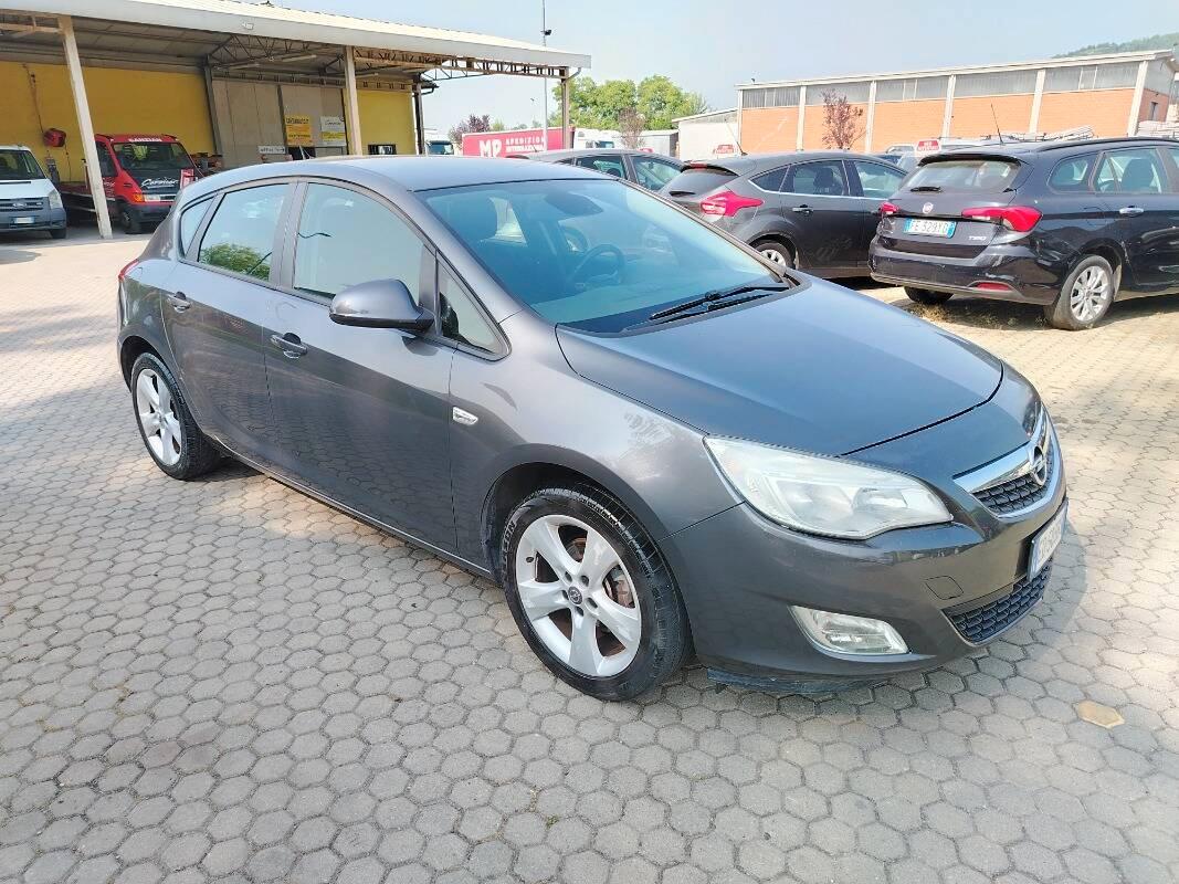 Opel Astra 1.4 Cosmo 100cv
