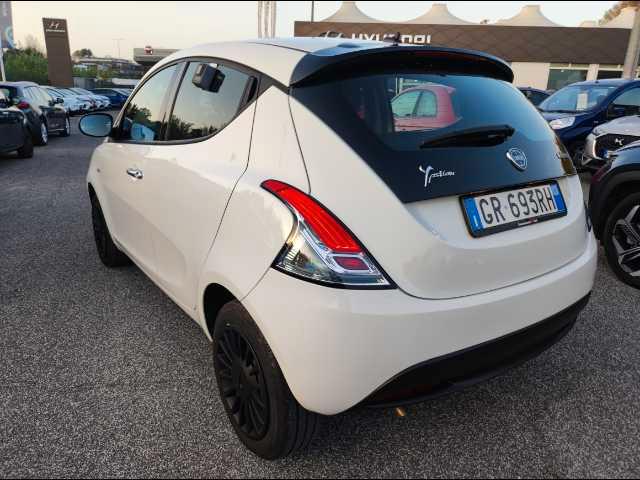 LANCIA Ypsilon 1.0 hybrid Silver s&s 70cv