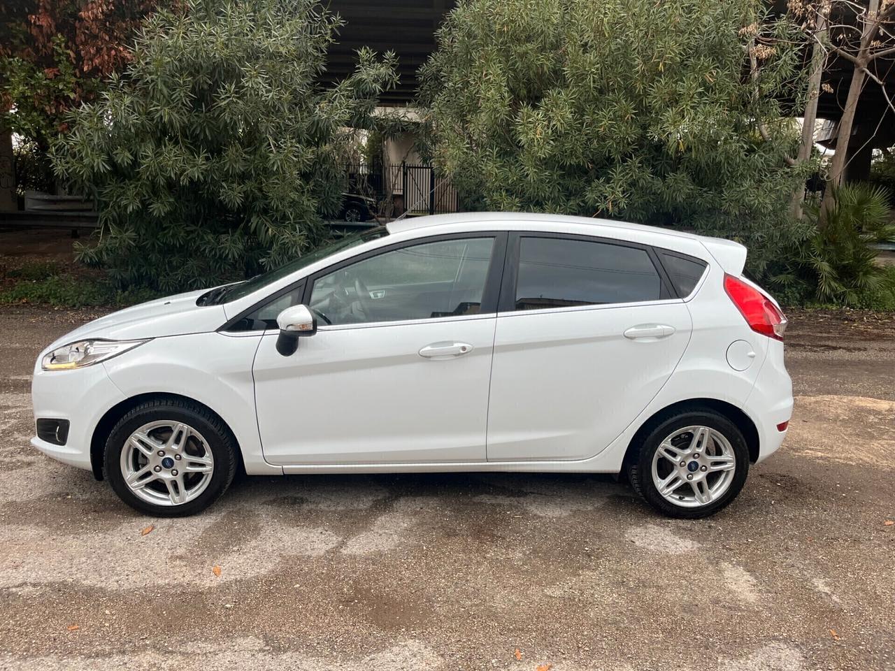 Ford Fiesta 1.4 5p. Bz.- GPL Titanium Garantita