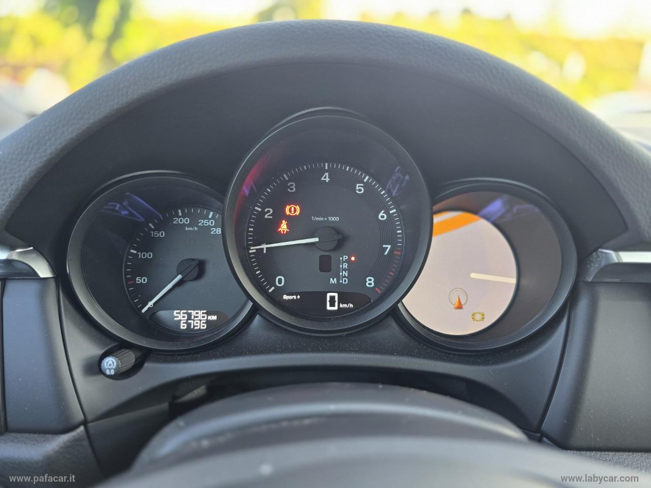 PORSCHE Macan 2.0 T