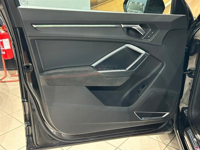 Audi RS Q3 SPB quattro S tronic