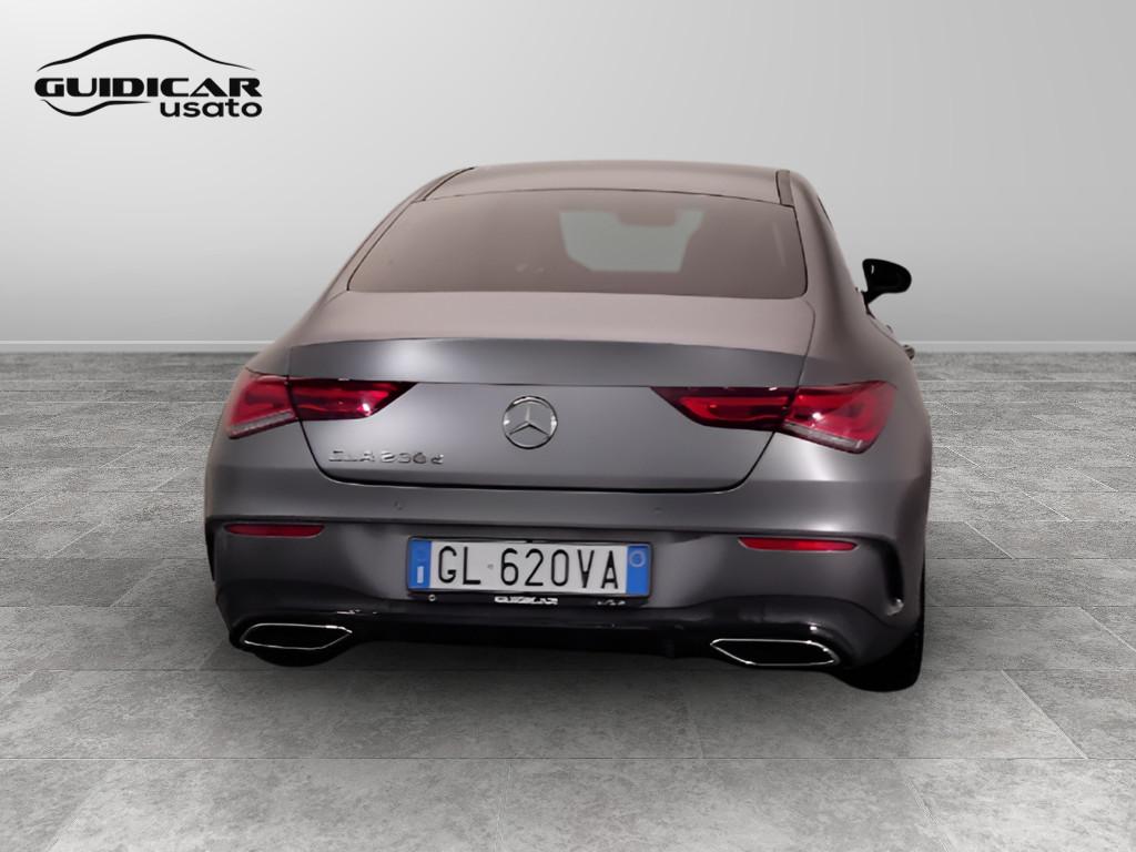 Mercedes-Benz CLA Coupe - C118 - CLA Coupe 200 d Premium auto