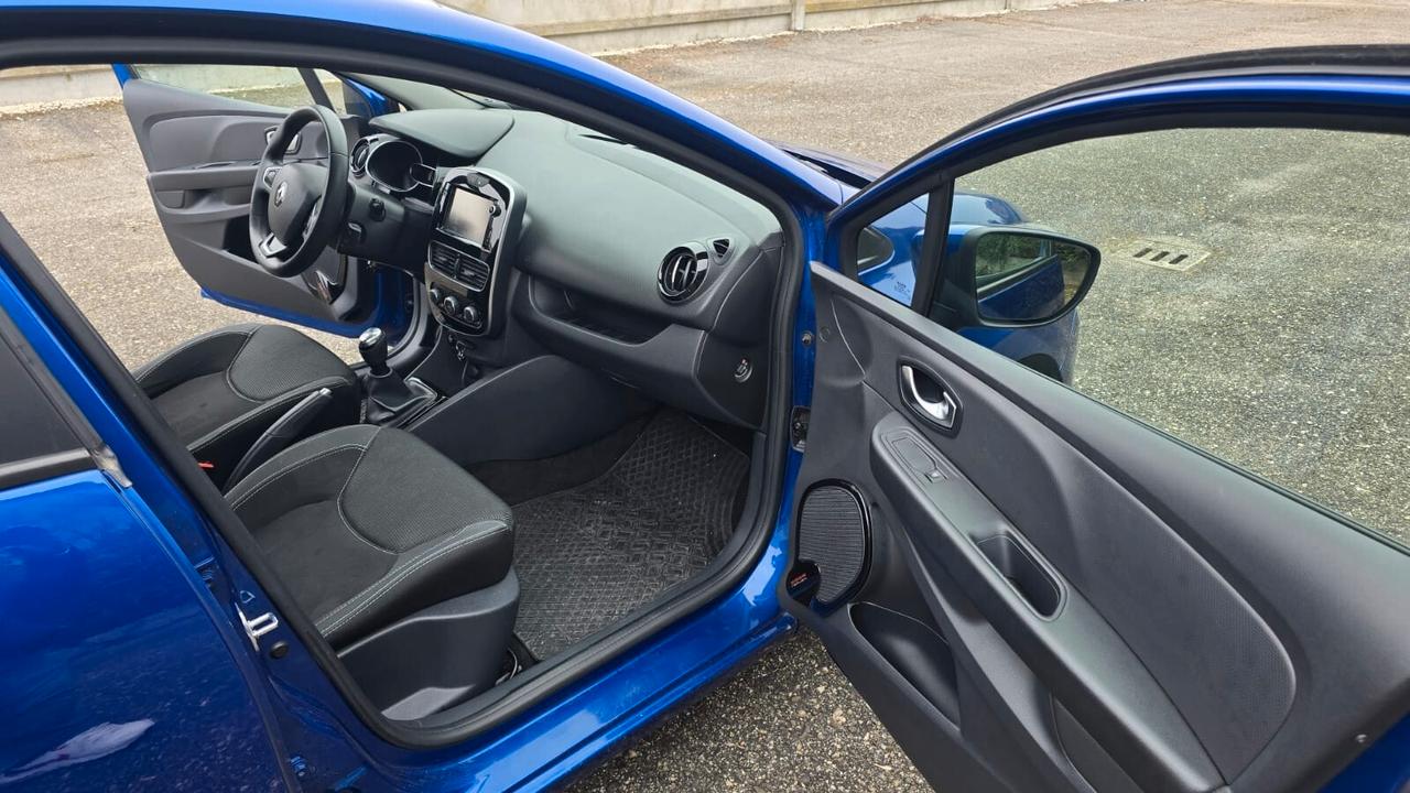 Renault Clio TCe 12V 90 CV GPL 5 porte Moschino Intens