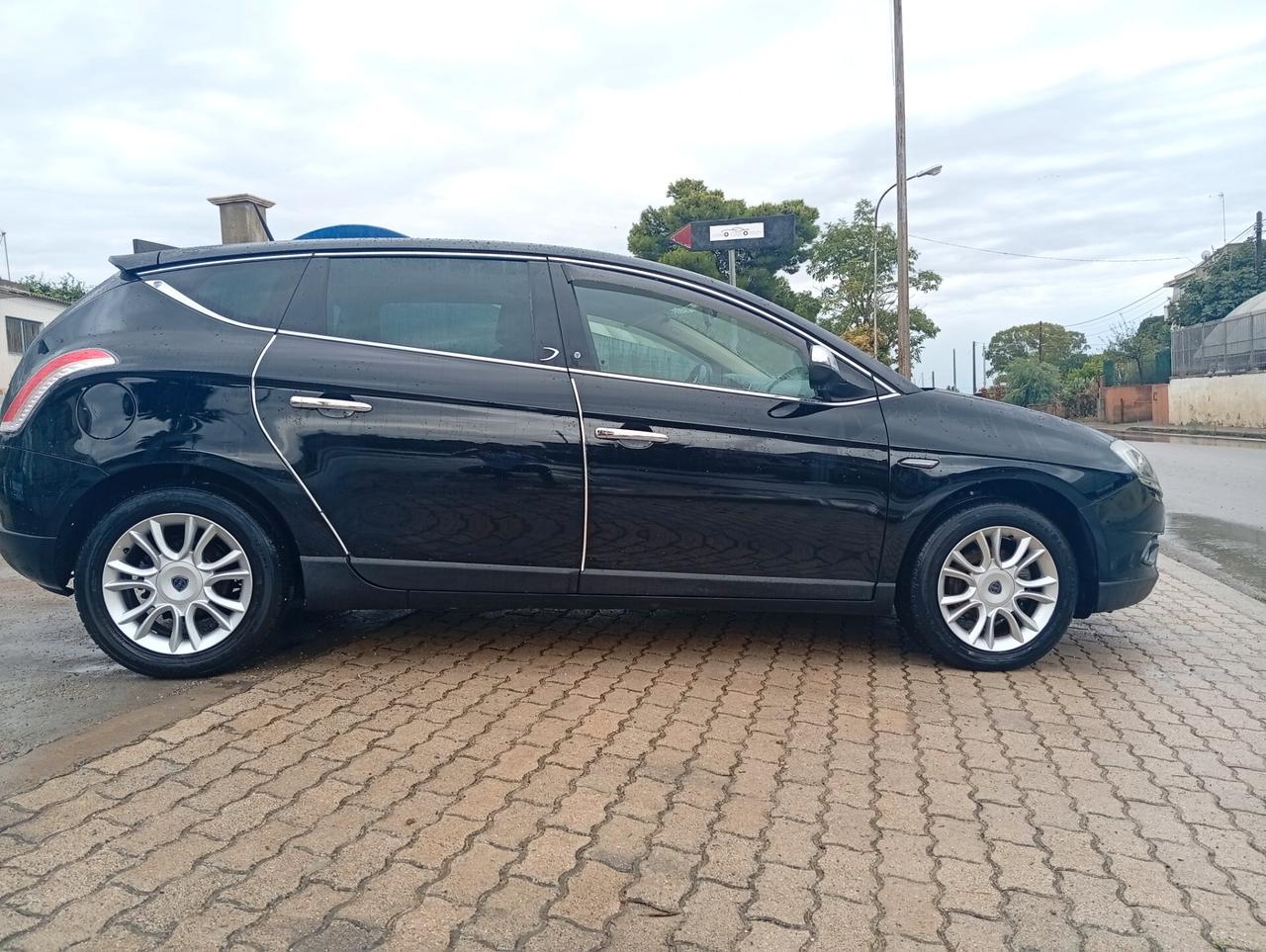 Lancia Delta 1.6 MJT DPF Platino