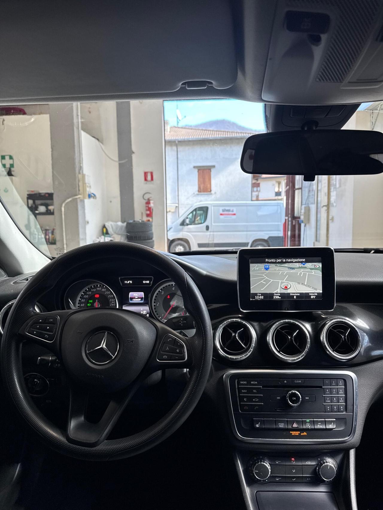 Mercedes-benz CLA 200 d Premium