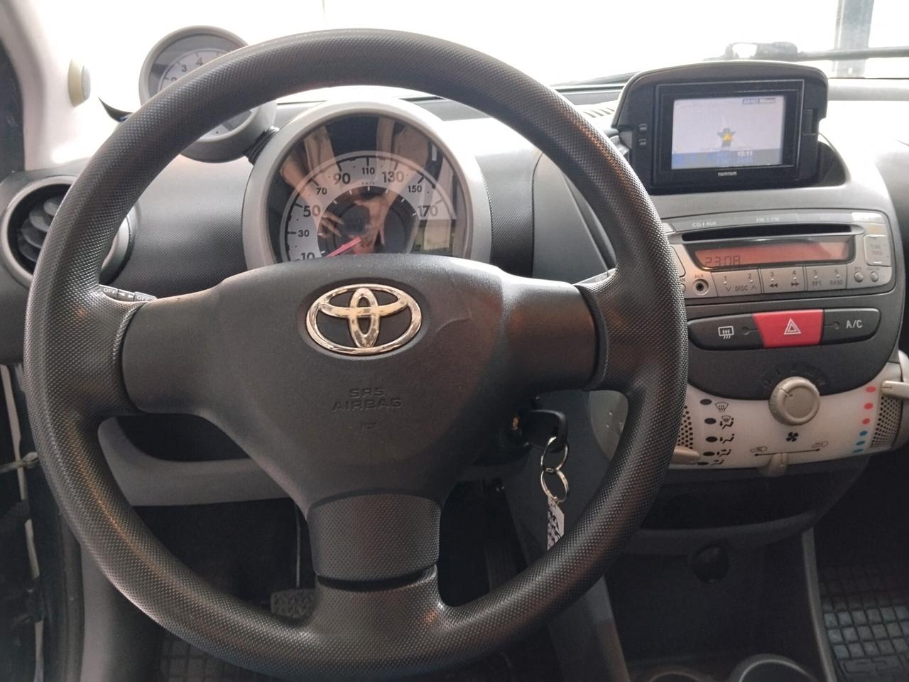 Toyota Aygo 1.0 benzina 2011 CON GARANZIA