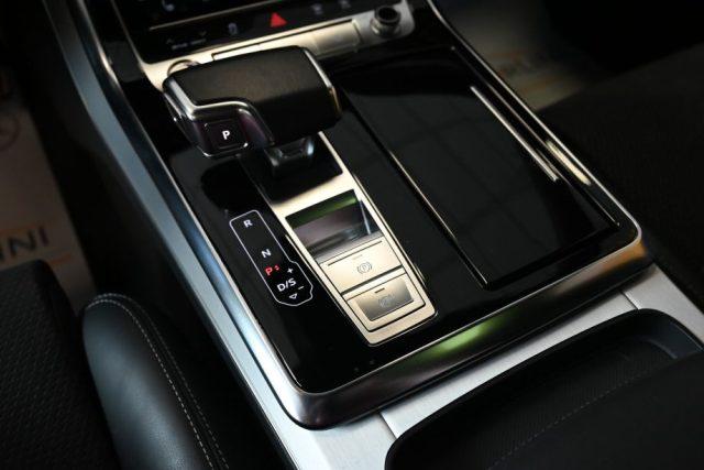 AUDI Q8 50TDI Q.TIP.286CV 2xS-LINE TET.22"SOSP.SED.RIS.CAM