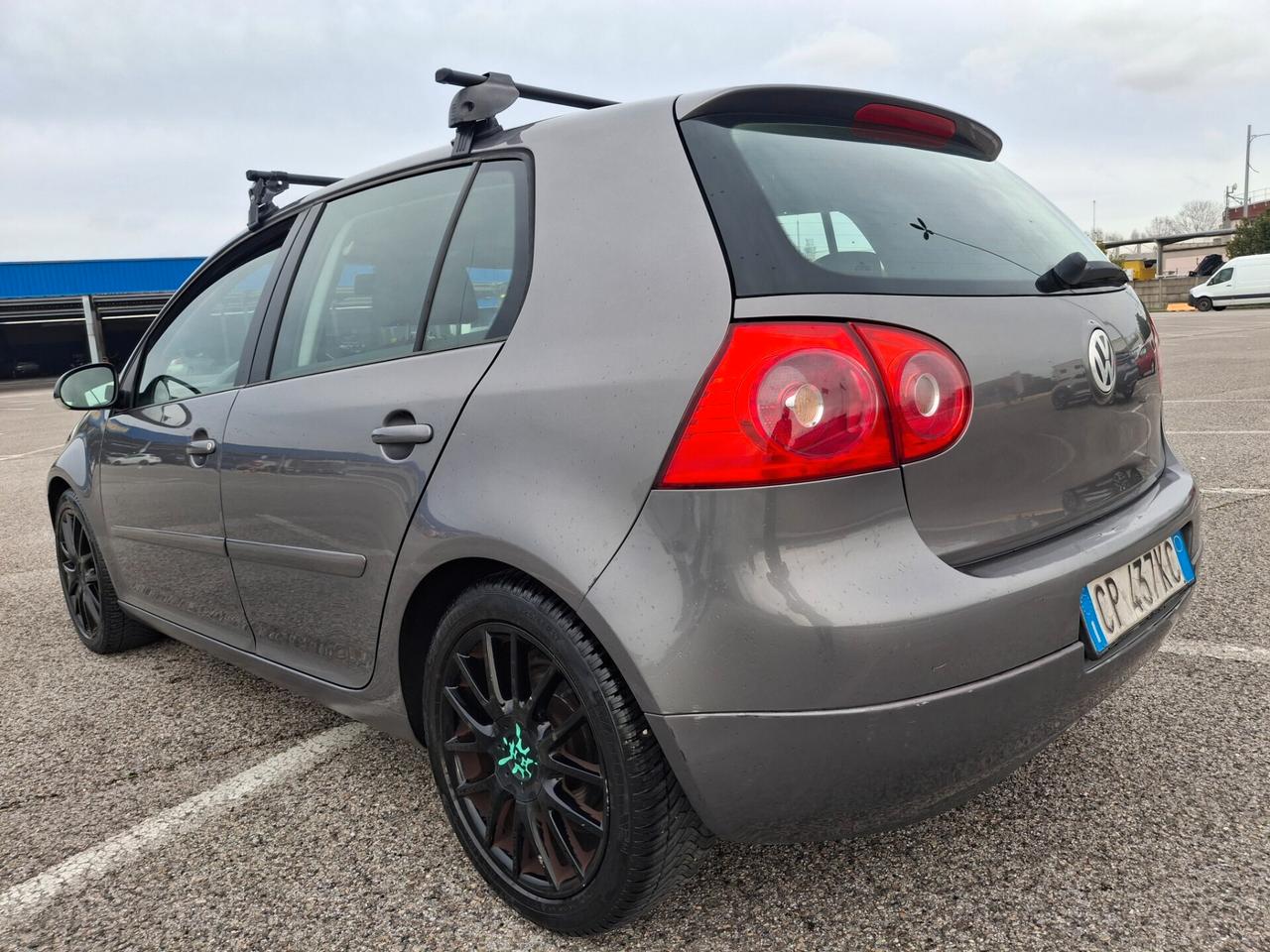 Volkswagen Golf 1.6 16V FSI 5p. Sportline